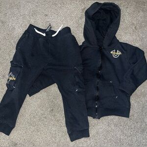 True Religion  2 piece sweatsuit BOYS SIZE: 4T